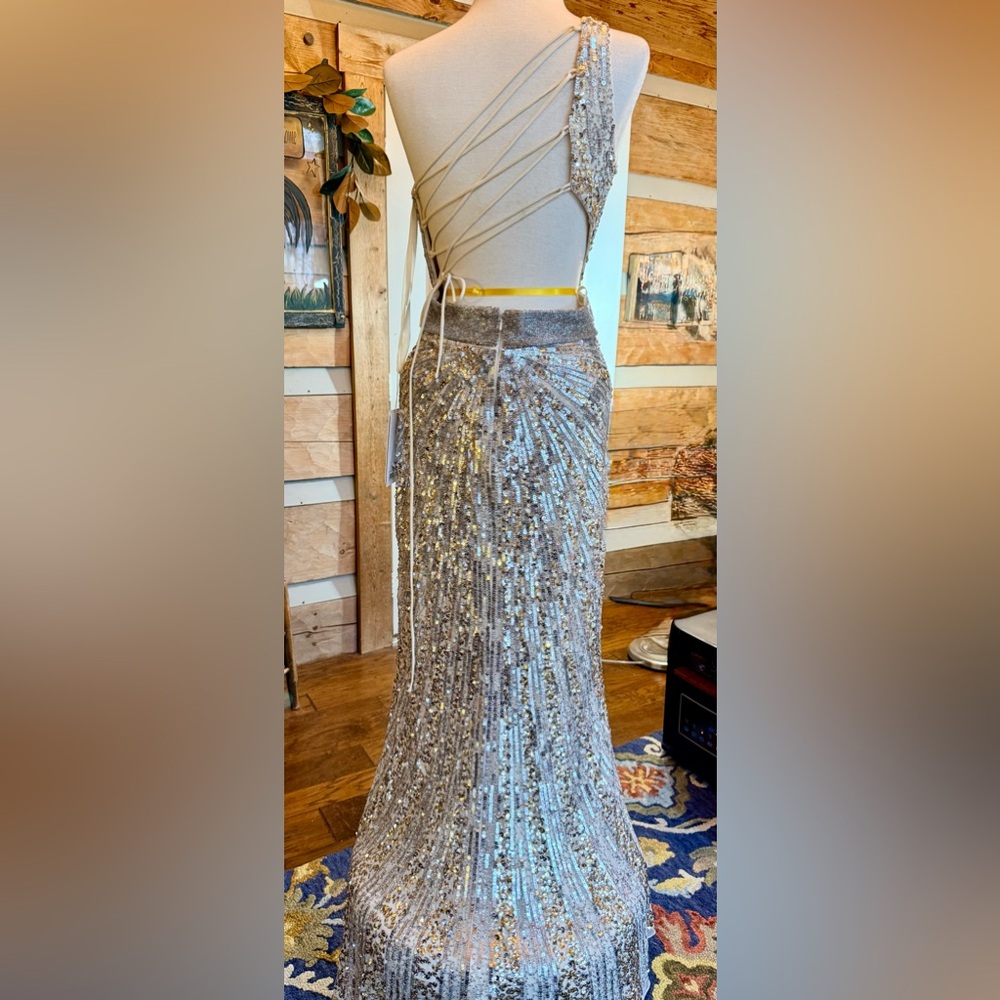 Mac Duggal Gold Sequin One-Shoulder Maxi Dress 8 - Picture 8 of 14
